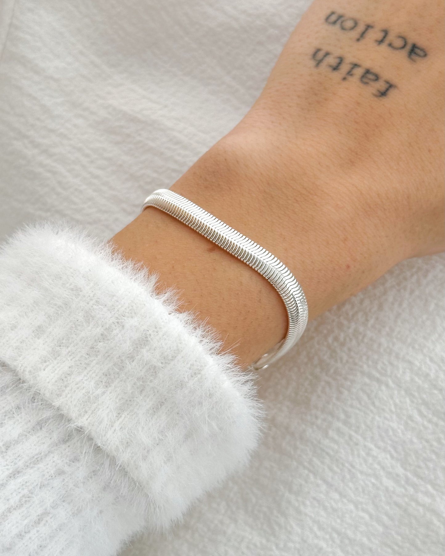 Pulseira Corrente Malha em Prata Semijoia Clássica