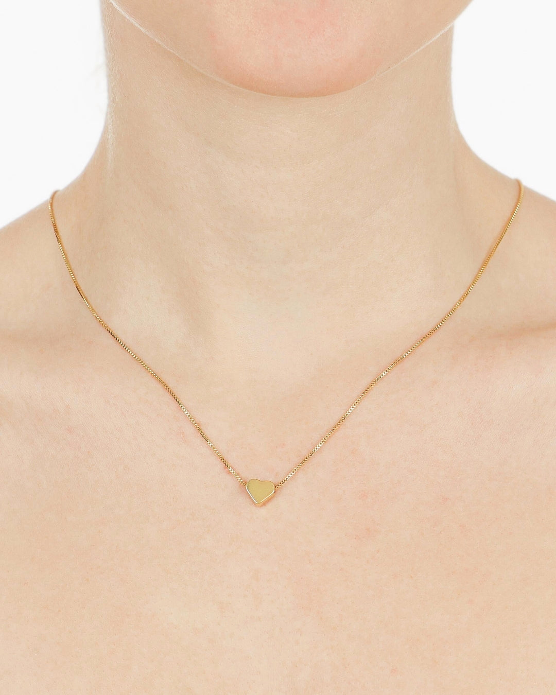 Colar Coração Liso em Ouro Semijoia Minimalista