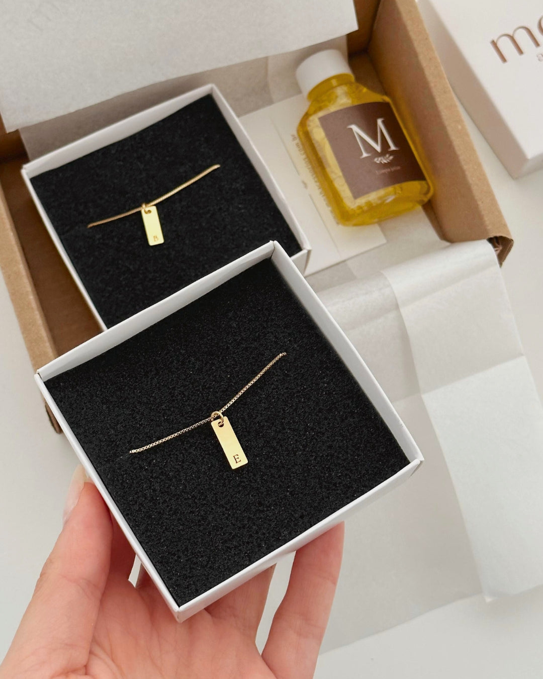 Colar Retangular Inicial - Ouro