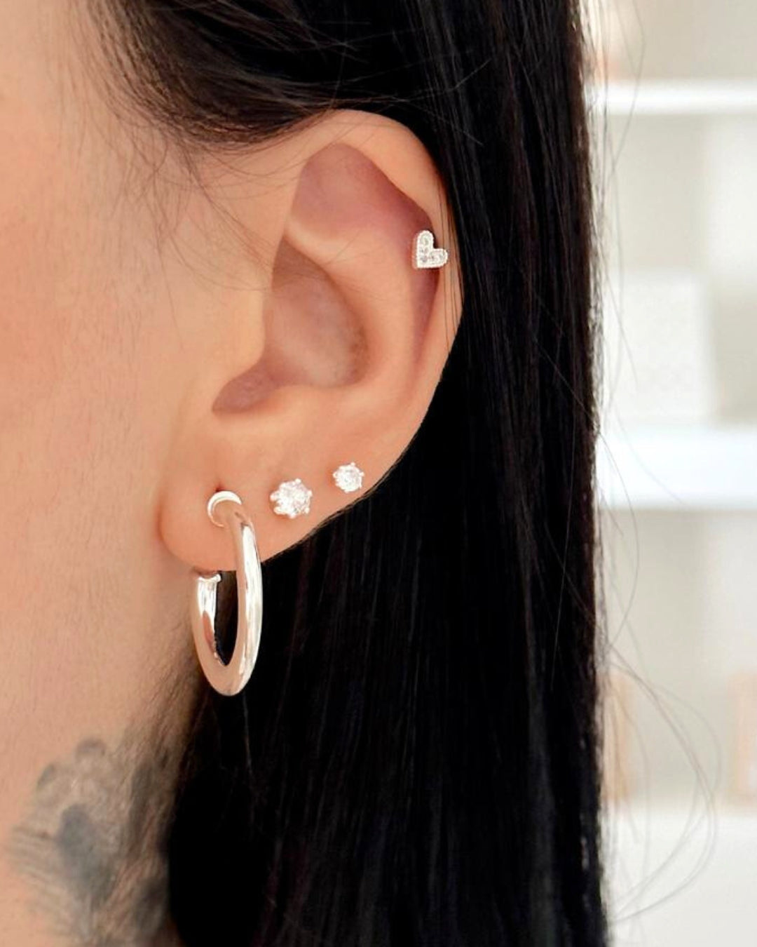 Brinco Argola Média Lisa em Prata Semijoia Minimalista