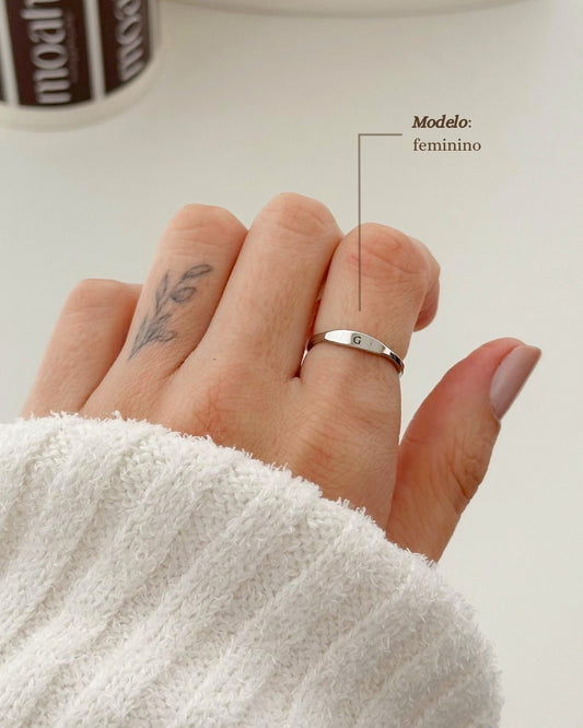 Anel Personalizado com Inicial em Prata Aço Inox Aliança Unissex Exclusiva