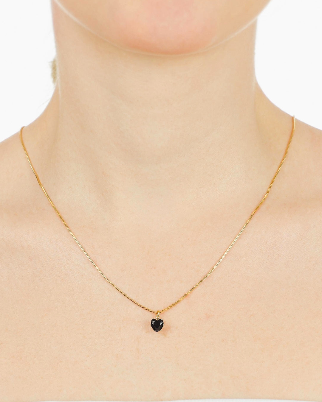 Colar Coração Preto em Ouro Pedra Facetada 10mm Semijoia Minimalista