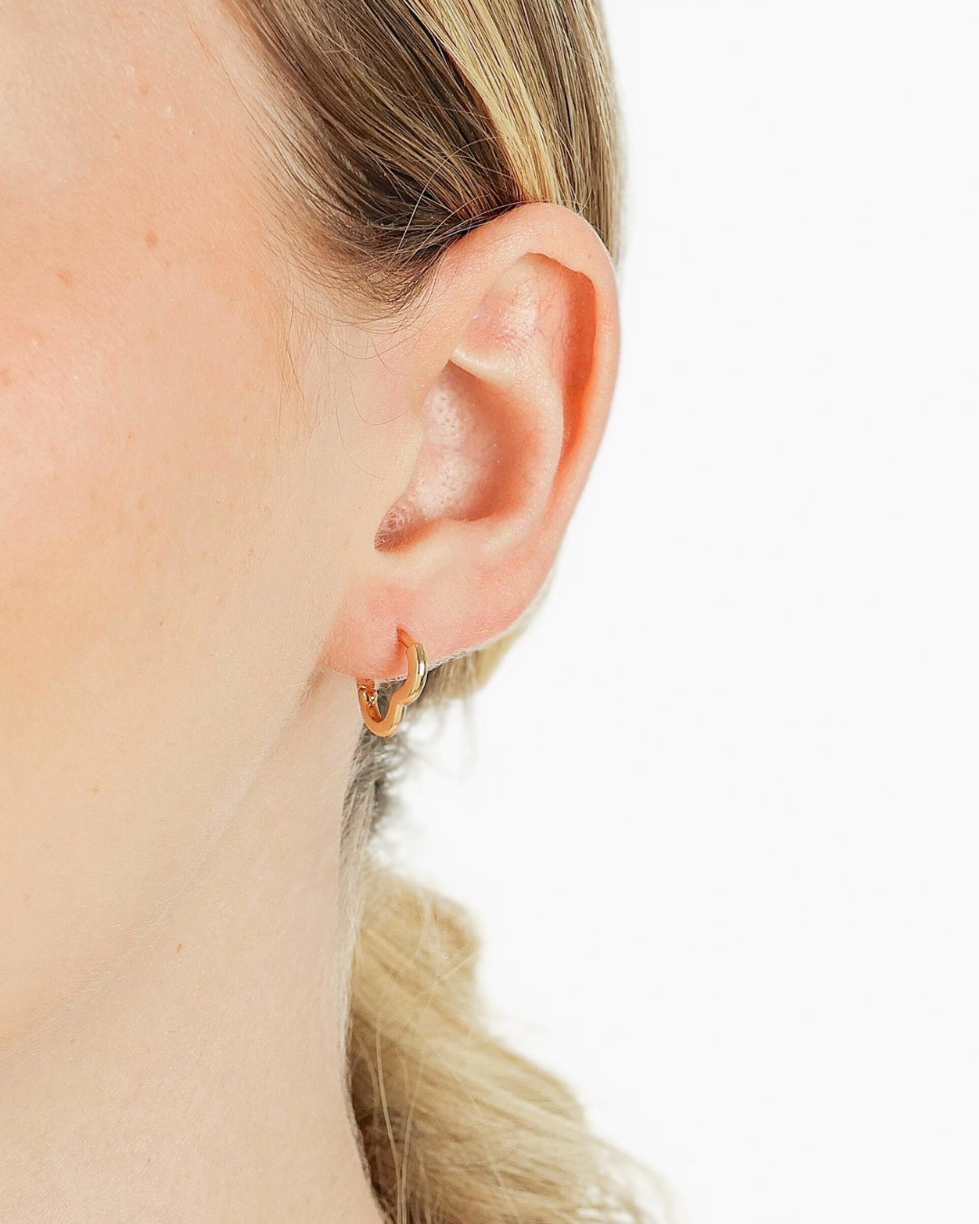 Brinco Argola Coração em Ouro Semijoia Moderna