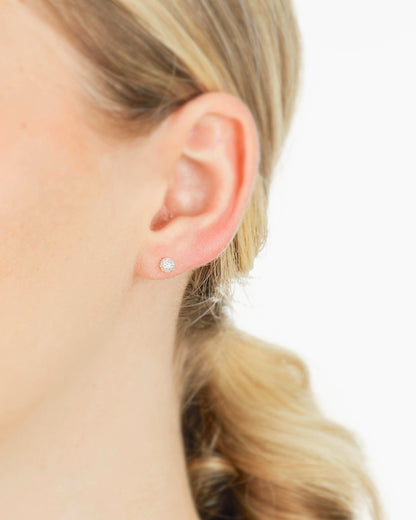 Brinco Esfera Texturizada em Prata Semijoia Clássica Atemporal