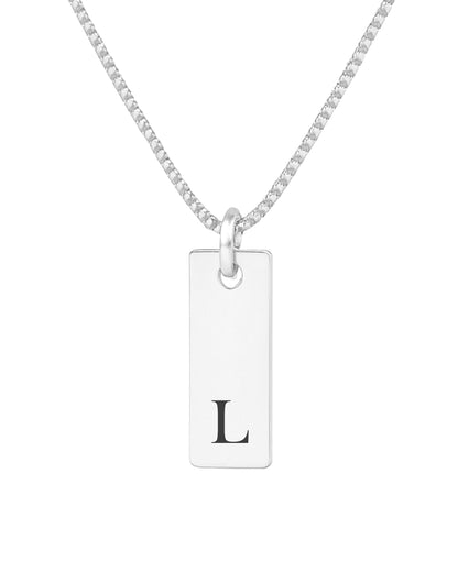 Colar Placa P com Inicial em Prata Semijoia Unissex Minimalista