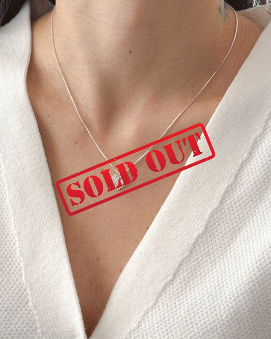 Colar Coração Fino Cravejado em Prata Semijoia Minimalista