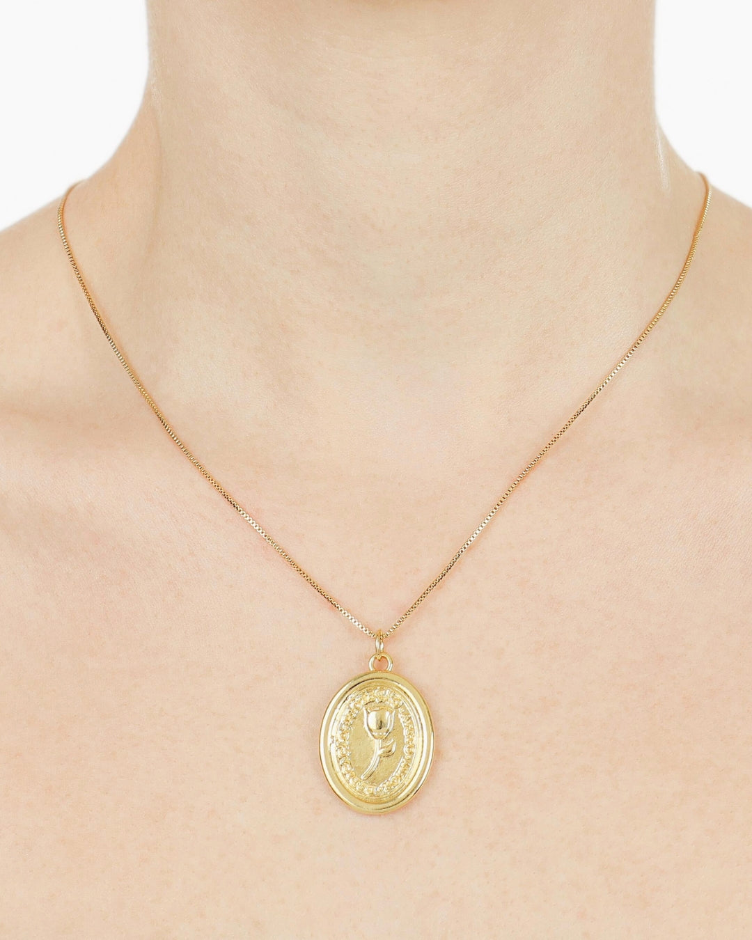 Colar Bela Medalha Rosa Proteção e Amor em Ouro Semijoia