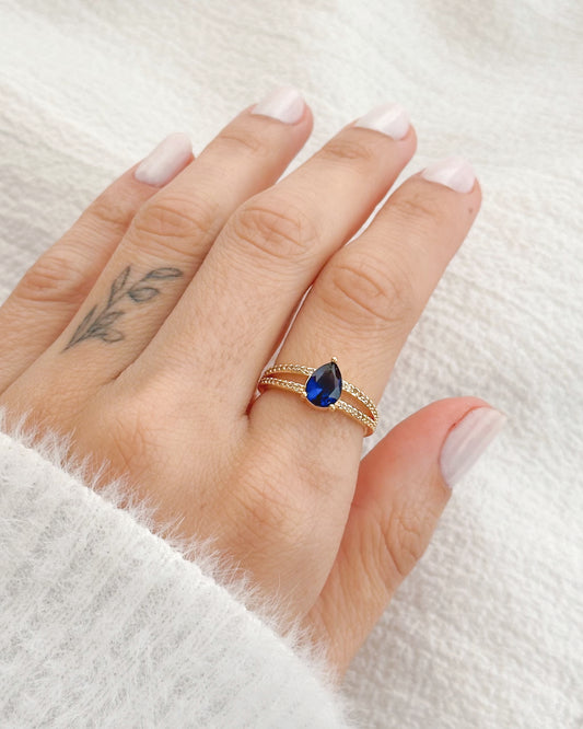 Anel Gota com Pedra Azul Zircônias em Ouro Semijoia Sofisticada