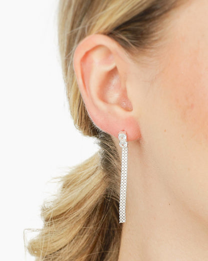 Brinco Longo Corrente com Zircônias em Prata Semijoia Sofisticada
