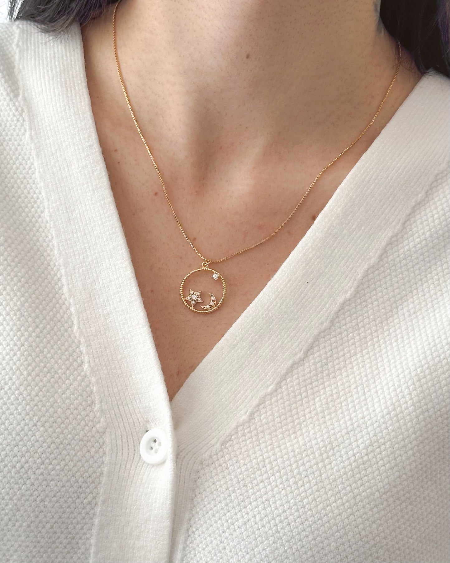 Colar Lua e Estrela com Zircônias em Ouro Semijoia Minimalista