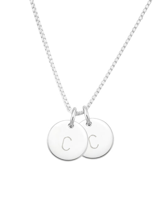 Colar Medalhas 9mm com Inicial Punção em Prata Semijoia Unissex