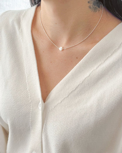 Colar com Pérola Clássica em Prata Semijoia Delicada Atemporal