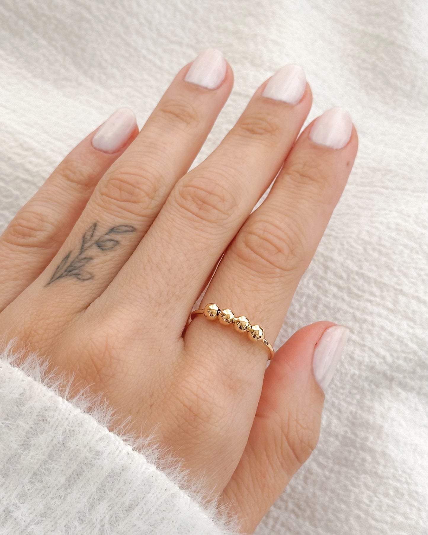 Anel Esferas em Ouro Semijoia Minimalista