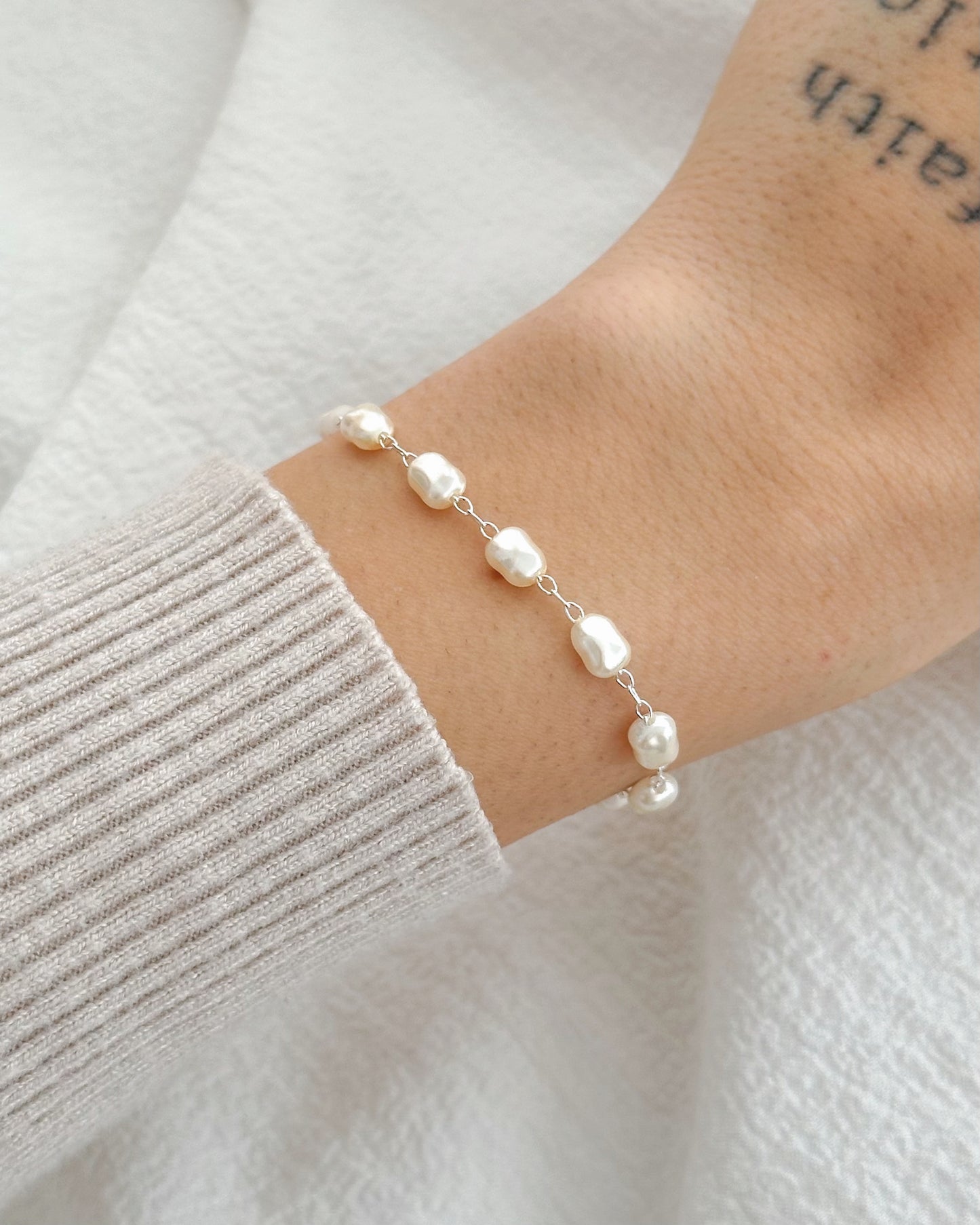 Pulseira Pérolas em Prata Semijoia Minimalista