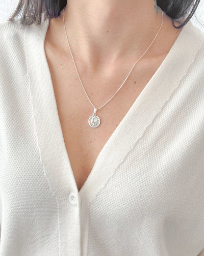 Colar Medalha Imperial em Prata Semijoia Clássica Atemporal