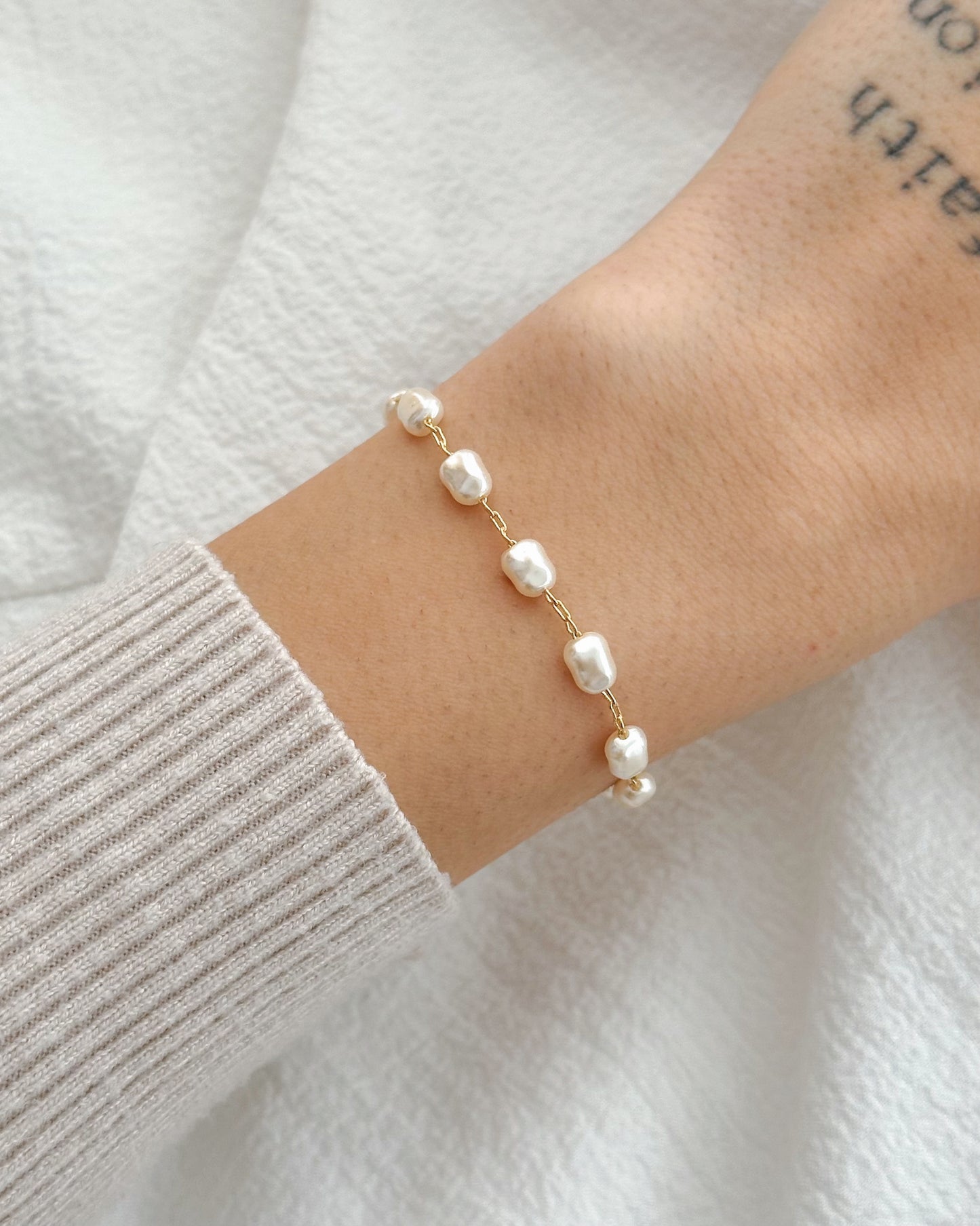 Pulseira Pérolas em Ouro Semijoia Minimalista