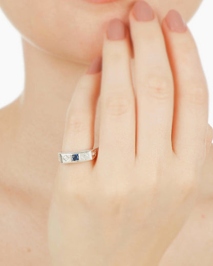 Anel Retangular com Pedra Azul em Prata Semijoia Unissex