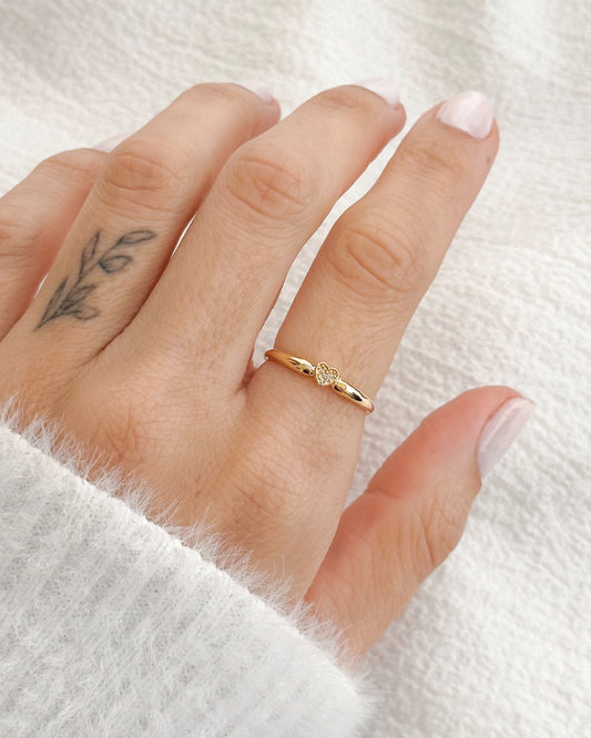 Anel Coração com Zircônias em Ouro Semijoia Minimalista