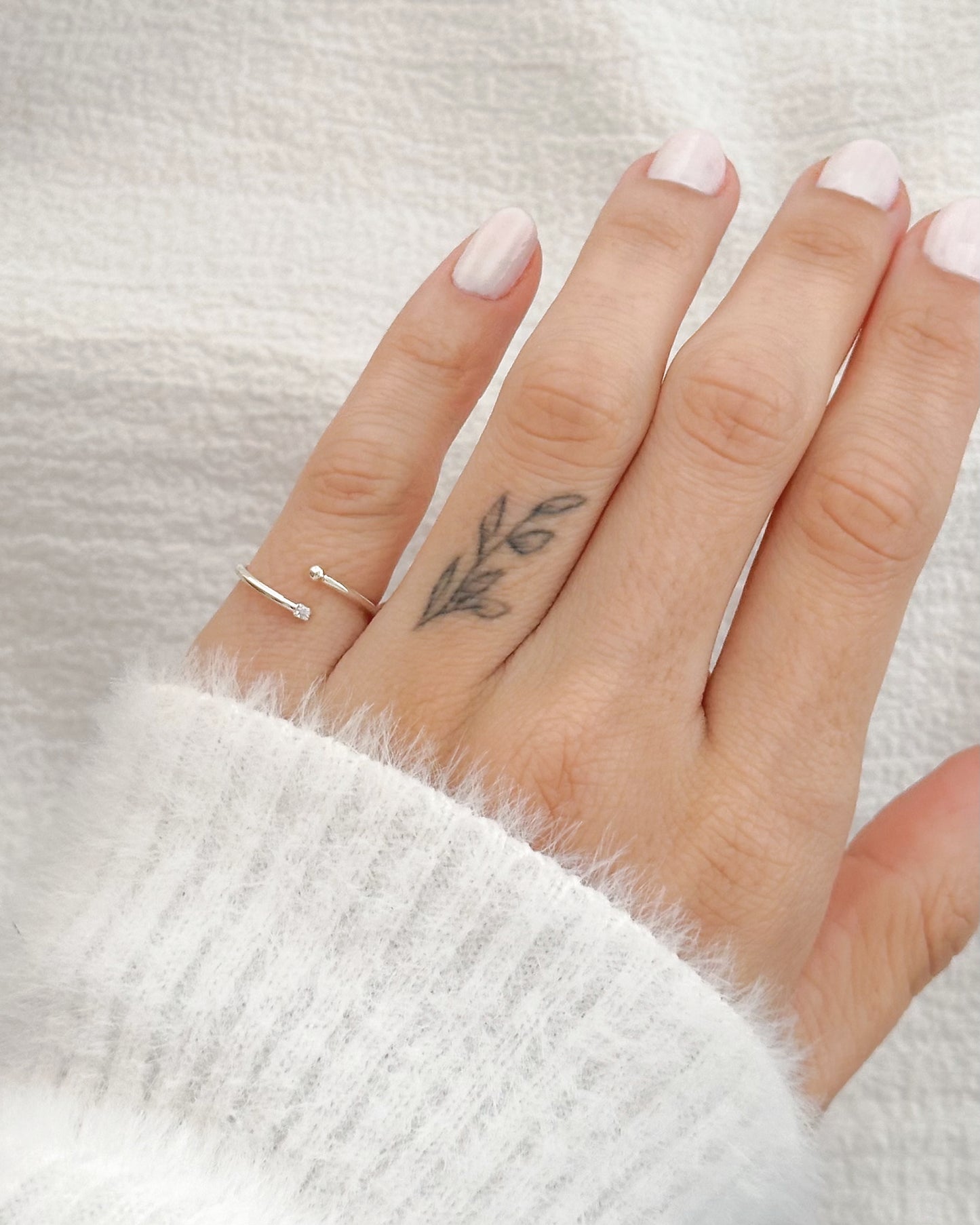 Anel Ponto de Luz com Zircônia em Prata Semijoia Regulável