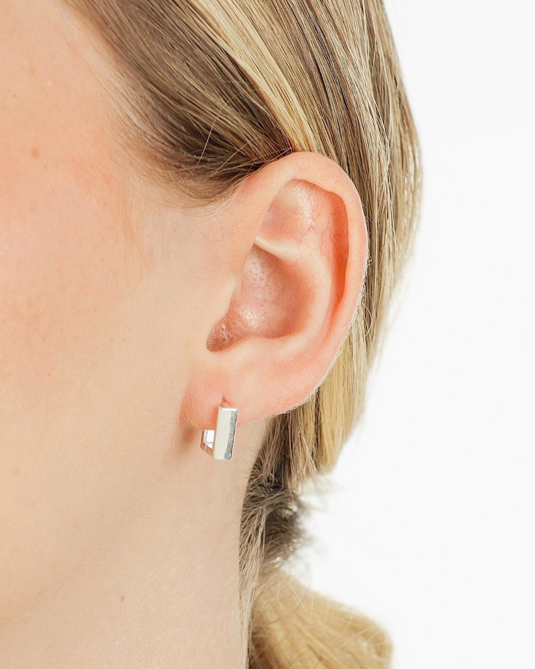 Brinco Argola Retangular em Ouro Semijoia Minimalista