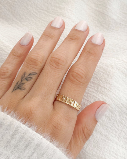 Anel Geométrico em Ouro Semijoia Unissex Ajustável