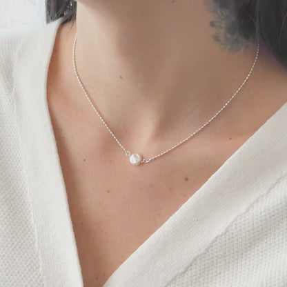 Colar com Pérola Clássica em Prata Semijoia Delicada Atemporal