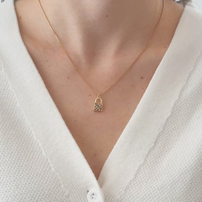 Colar Cadeado em Ouro Semijoia Minimalista