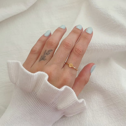 Anel com Inicial em Ouro Semijoia Minimalista